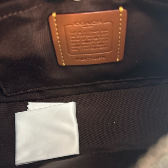 Coach Teri Shoulder Bag Spazzolato Leather - Picture 5 of 5